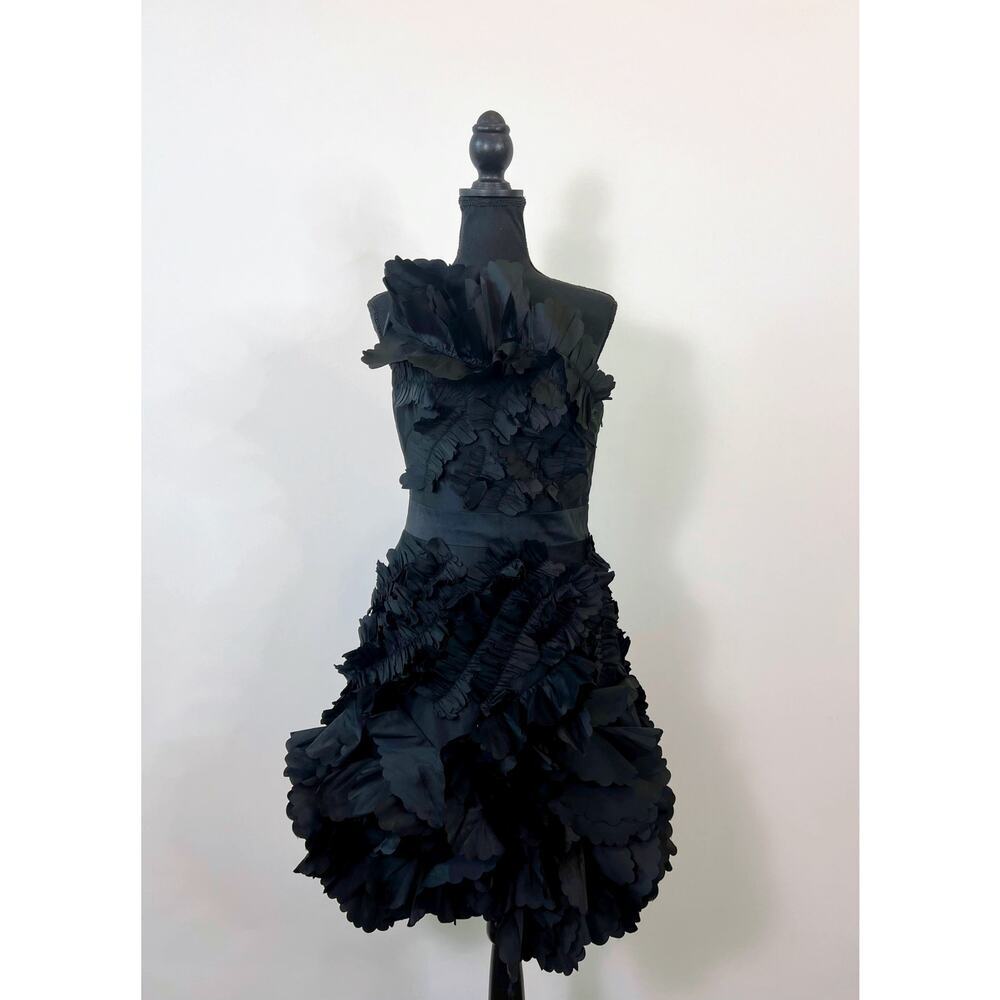 Marchesa Notte One Shoulder Floral Textured Dress in Black Size 6 Party Gothic - Picture 2 of 6